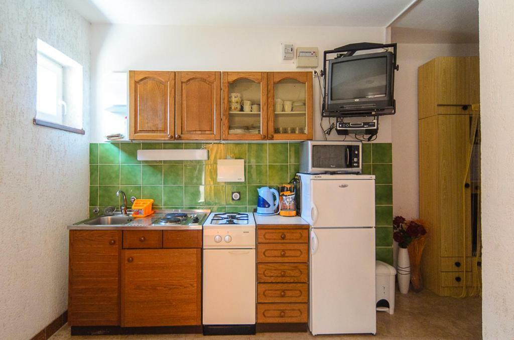 Apartmani Lovorka プナト エクステリア 写真